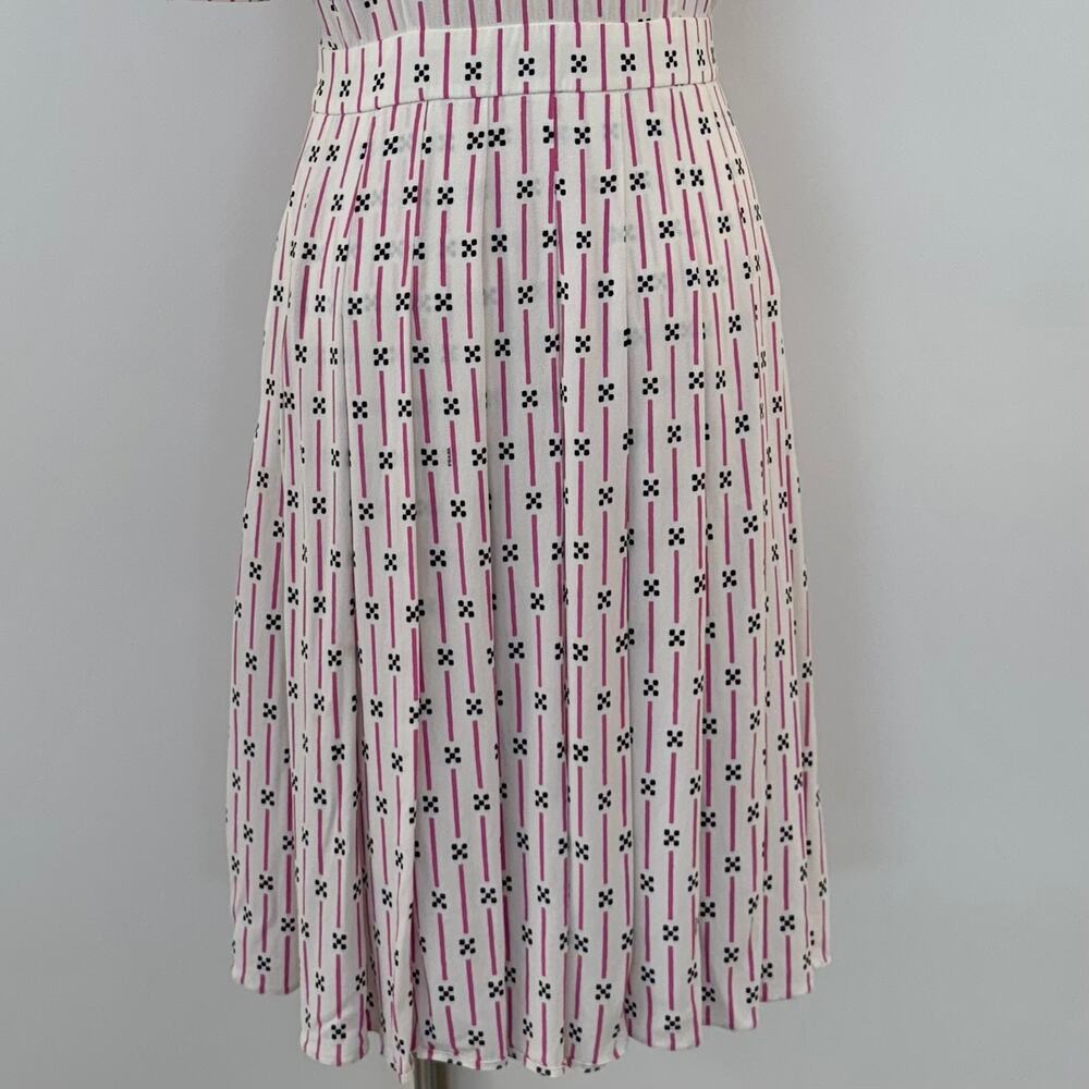 Prada Short-Sleeve Pleated Dress Knee-Length White Pink Striped Print 40 (US 4) - Picture 10 of 16